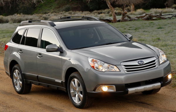 Субару Оутбек в движении