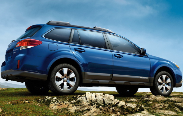 Субару Оутбек на холме