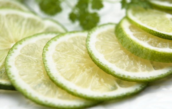Нарезанный лайм