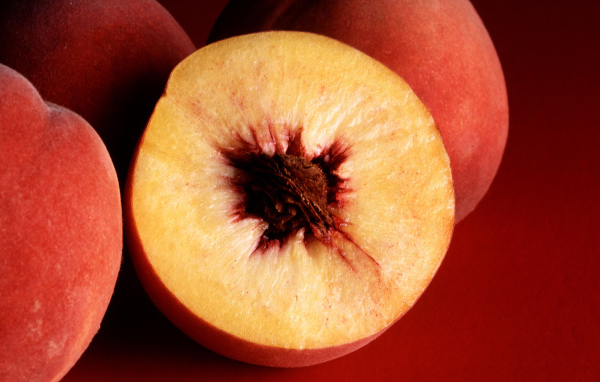 Сладкие персики