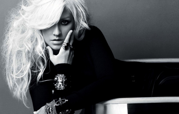 Кристина Агилера в черном