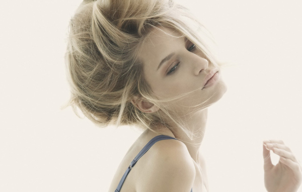 Нежная девушка