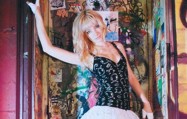 Модель Сьюзан Кофи