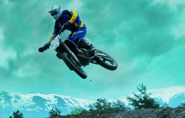 Хьюзаберг FX450 в полете