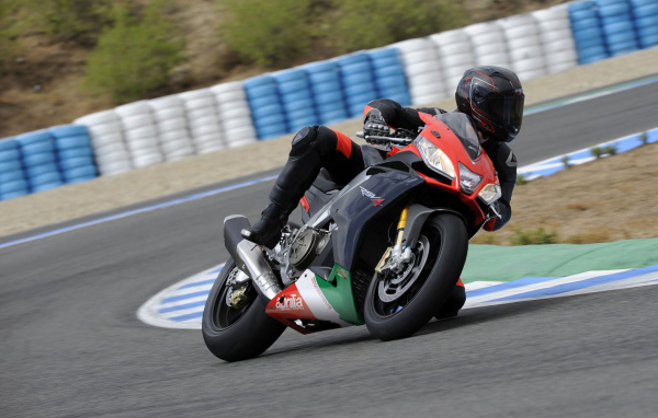 Aprilia RSV4 R