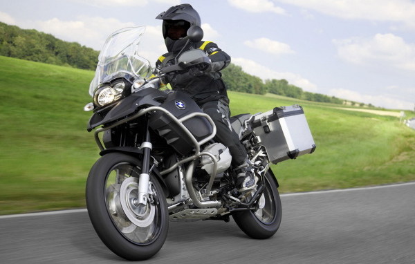 BMW R 1200 за городом