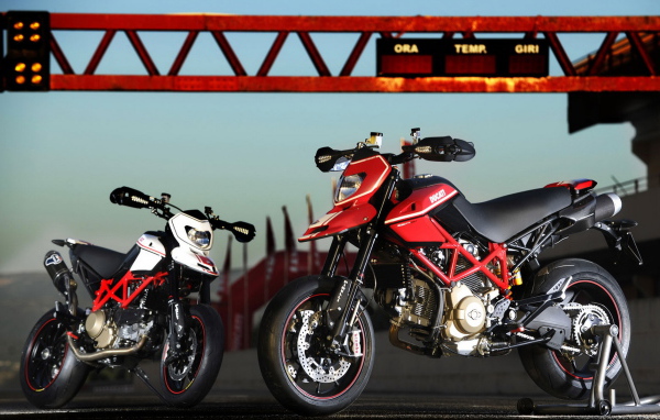 Ducati Hypermotard 1100evo