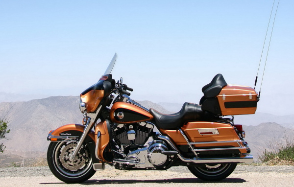 Харлей Девидсон FLHTCU