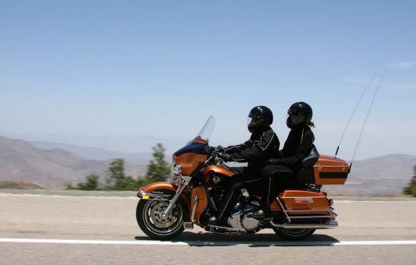 Харлей Девидсон FLHTCU