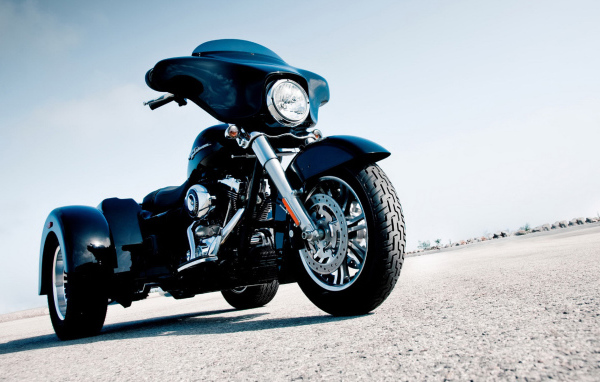 Харлей Девидсон TRIKE FLHXXX