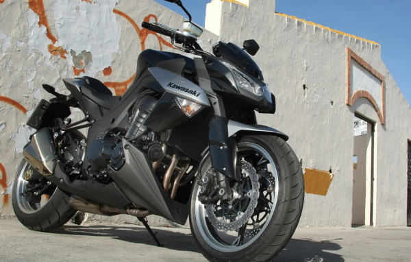 Кавасаки Z 1000. Совершенство среди развалин