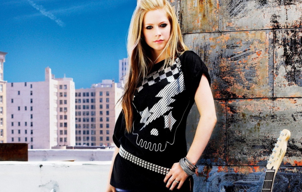 Аврил Лавидж на крыше