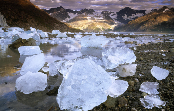 Льды в горах