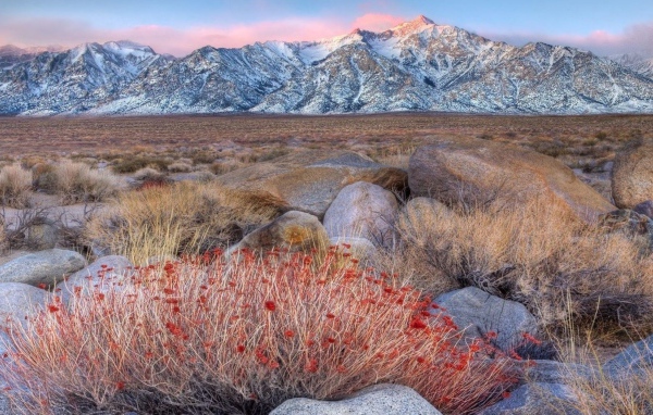 Горы среди пустыни