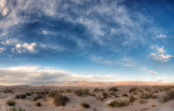 Горы в пустыне