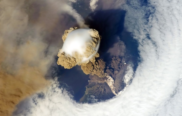 Извержение вулкана