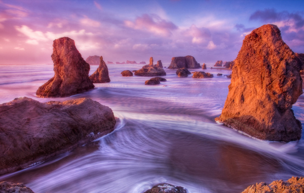 Прибрежные камни