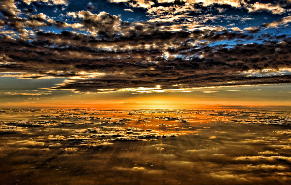 Закат среди небес