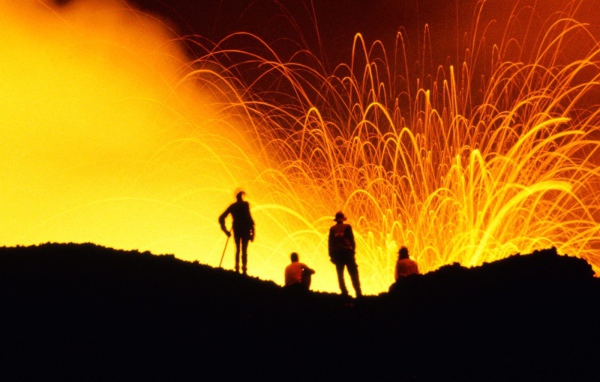 У жерла вулкана