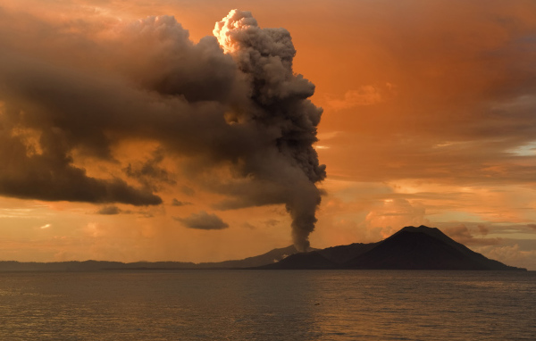 Вулкан Тавурвур, Новая Гвинея