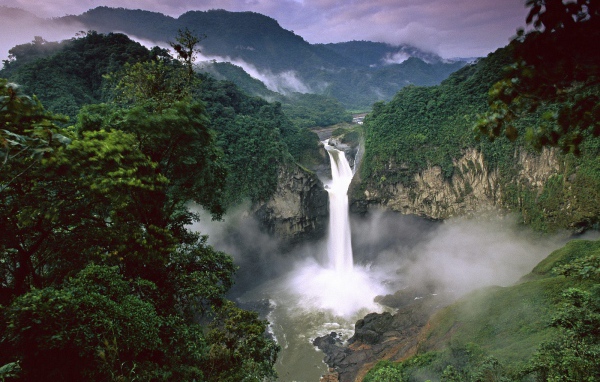 Водопад Сан-Рафаэль Эквадор