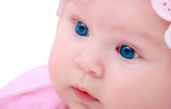 Голубоглазая малышка