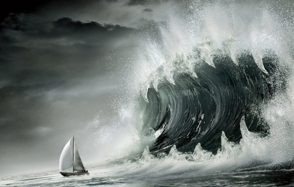 Корабль и волна цунами