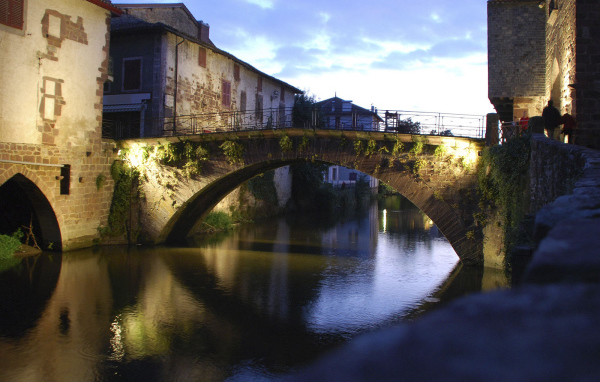 Мост через реку