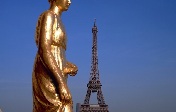 Эйфелева башня в Париже