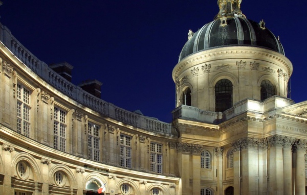 Институт Париж