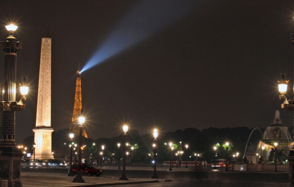 Ночь в Париже