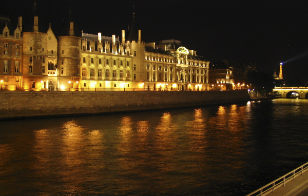 Ночь на реке Сена