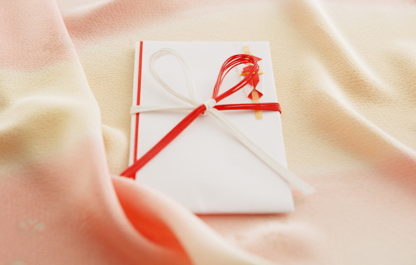 Скромная открытка