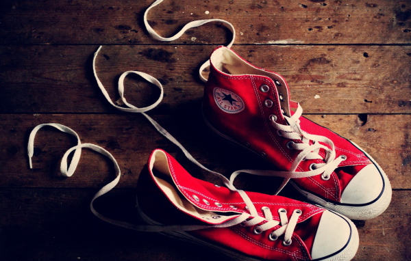 Красные кеды