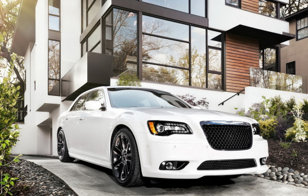 Chrysler-300 SRT8