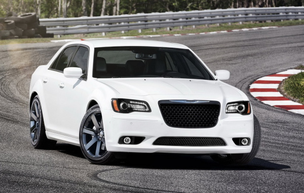 Chrysler-300 SRT8