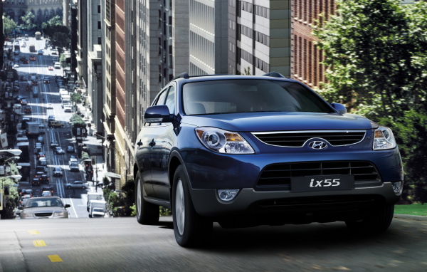 Hyundai IX55 in city