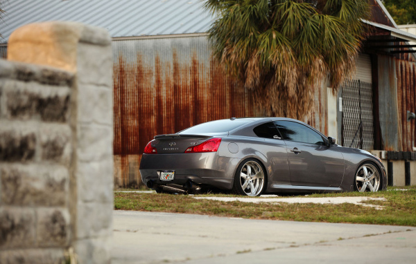 Infiniti G37