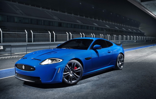Jaguar-XKR-S