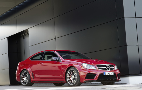 Mercedes-Benz-C-63-AMG-Coupe