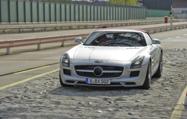 Mercedes-Benz-SLS-AMG