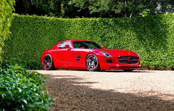 Mercedes Benz SLS