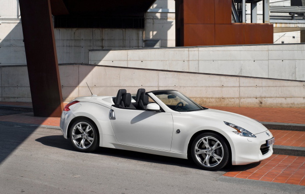 Nissan-370Z Roadster