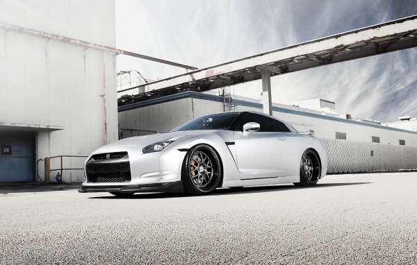 new Nissan GT-R