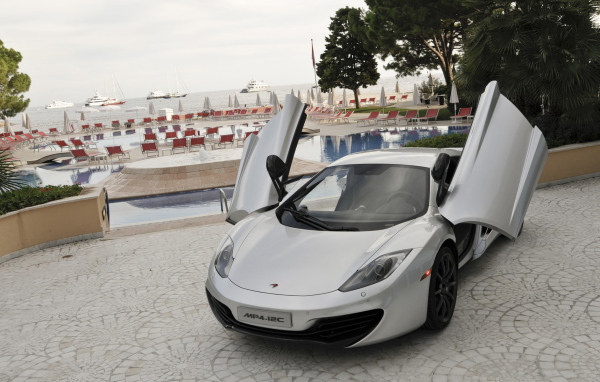 McLaren-MP4-12C