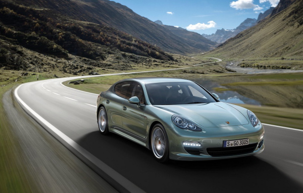 2012 Porsche-Panamera Diesel