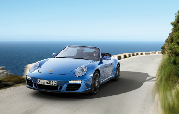 Porsche-Carrera-4-GTS Cabriolet
