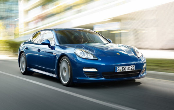 Porsche-Panamera S Hybrid