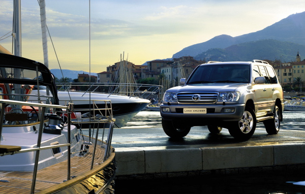 Toyota Land Cruiser 100