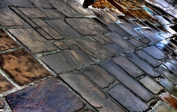 Мостовая после дождя